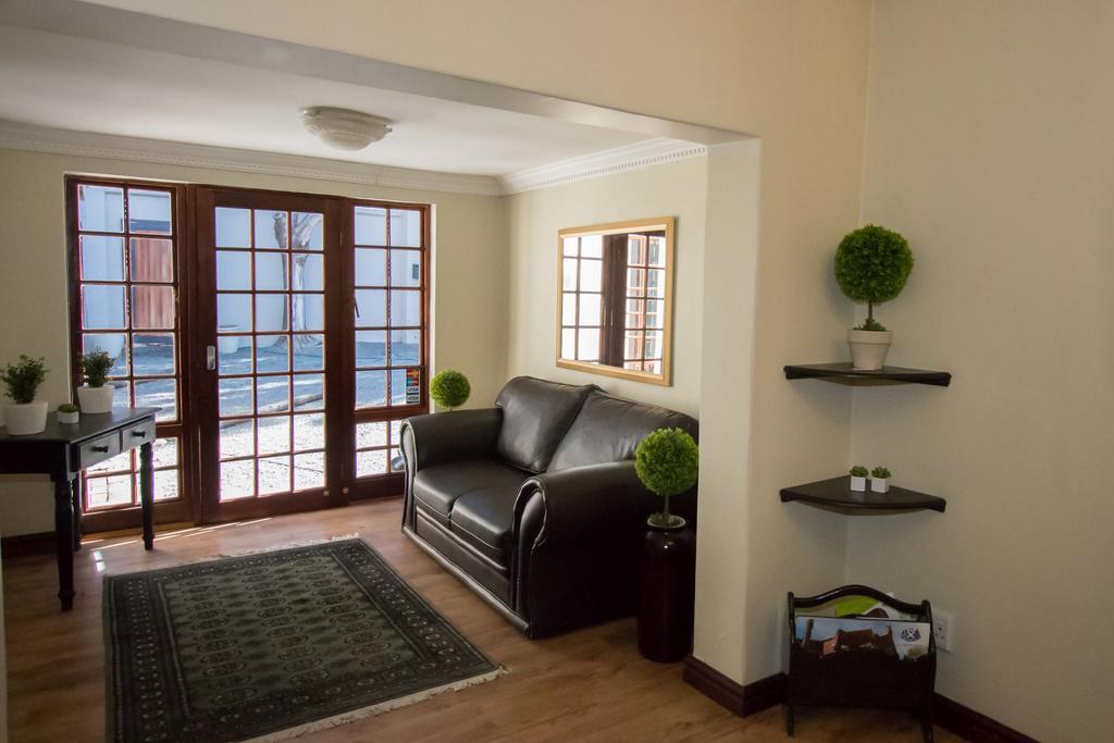 The Nightingale Guesthouse Bloemfontein Buitenkant foto