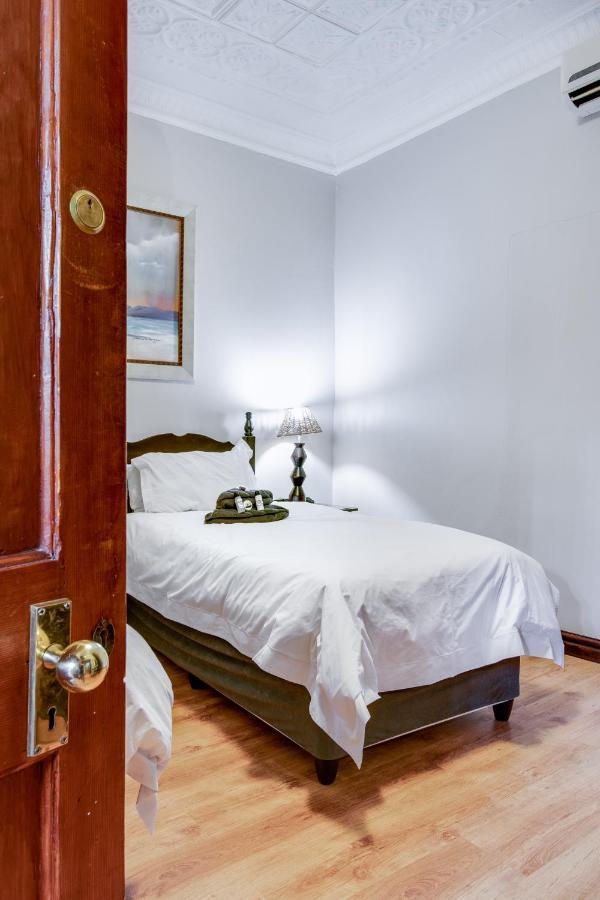 The Nightingale Guesthouse Bloemfontein Buitenkant foto