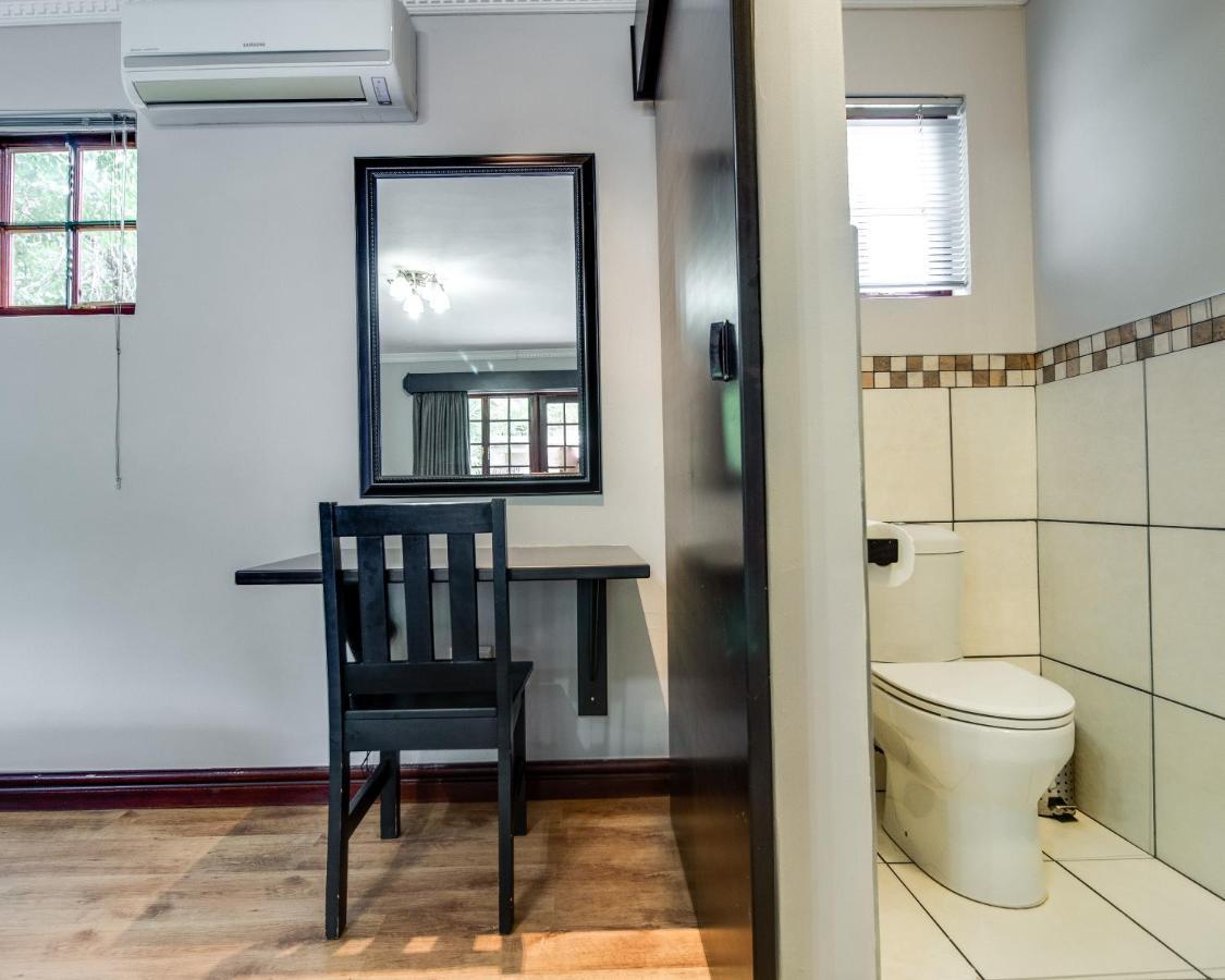 The Nightingale Guesthouse Bloemfontein Buitenkant foto