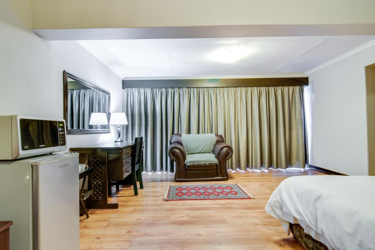 The Nightingale Guesthouse Bloemfontein Buitenkant foto